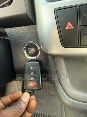 Toyota Highlander XLE 4x2 V6 (3.5L 6cyl 8A) 2017 Burgundy