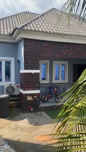 3bdrm Bungalow in At Kings Estate for sale