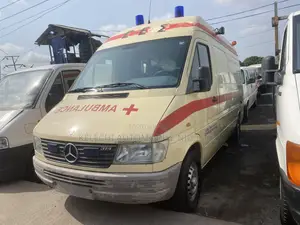 Mercedes-Benz Sprinter 2003 Yellow