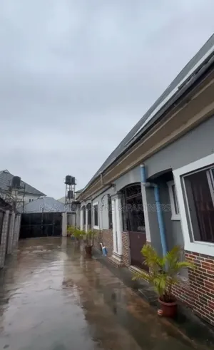 4bdrm Bungalow in Eneka Rukpokwu Road for sale