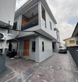4bdrm Duplex in Surulere Lagos for sale