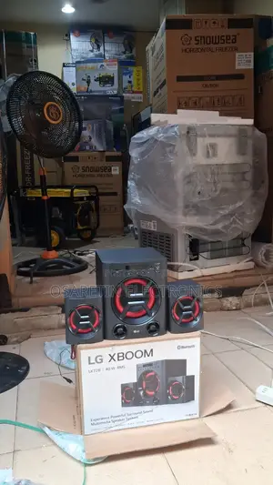 Lg Xboom Playing 40watts