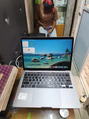 Laptop Apple MacBook Pro 2020 16GB Intel Core I7 SSD 512GB