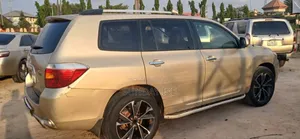 Toyota Highlander 2009 Gold
