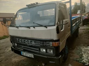 2000 Tokunbo Toyota Dyna 300