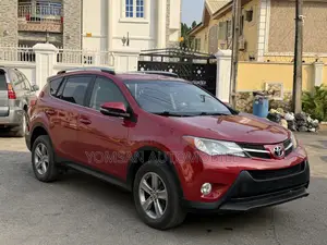 Toyota RAV4 XLE 4dr SUV AWD (2.5L 4cyl 6A) 2015 Red
