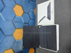 iPad Smart Keyboard Folio