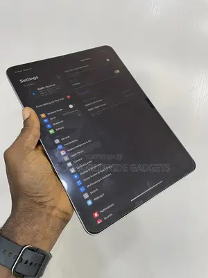 Apple iPad Pro (2022) 128 GB Gray