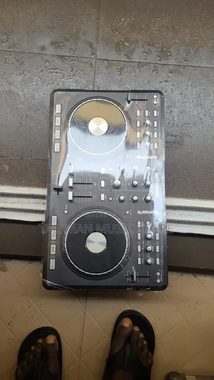 Numark Mixtrack Pro