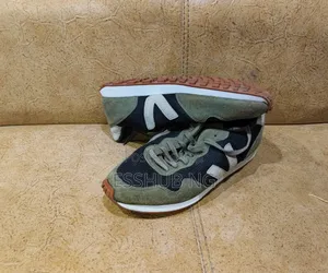 Used Army Green Sneakers 44