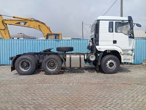 Shacman Tractor