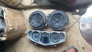 Speed Clock And Speaker For Porsche Cayenne 2008