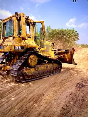 Heavy Equipment Bulldozer D6h For Hire