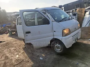 Suzuki Every 2010