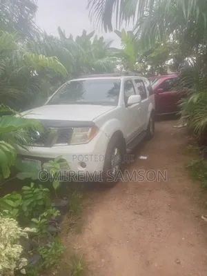 Nissan Pathfinder 2009 White