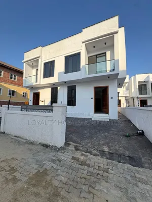 Furnished 4bdrm Townhouse/Terrace in Lekki for sale