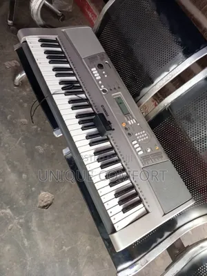 Foreign Used Yamaha PSR E313 Electric Keyboard