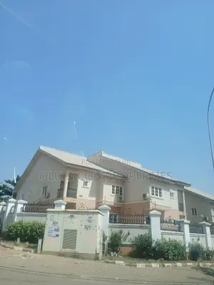 4bdrm Duplex in Wuse for rent