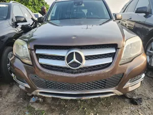 Mercedes-Benz GLK-Class Base GLK 350 4dr AWD 4MATIC (3.5L 6cyl 7A) 2015 Brown