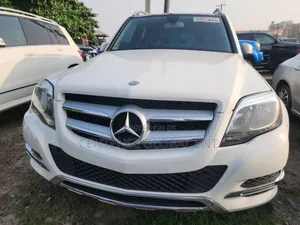 Mercedes-Benz GLK-Class Base GLK 350 4dr AWD 4MATIC (3.5L 6cyl 7A) 2015