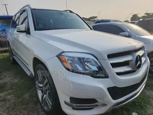 Mercedes-Benz GLK-Class Base GLK 350 4dr AWD 4MATIC (3.5L 6cyl 7A) 2015