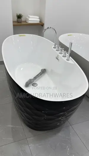 Black and White Acrylic Bathtub With Filler