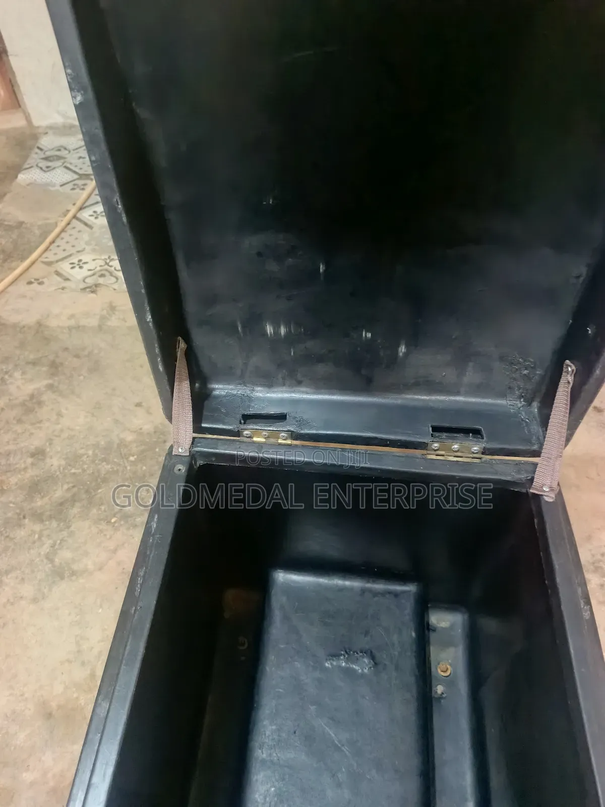 Dispatch Box