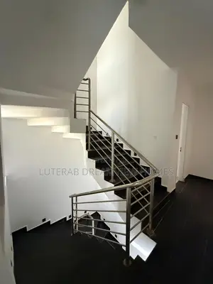4bdrm Townhouse/Terrace in Guzape for sale