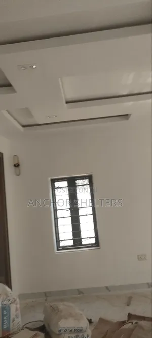 5bdrm Duplex in Behind Glory Dome for rent