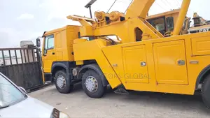 First Grade Howo Self Loader Truck 12 Tyres 15tons Crane/ Towing