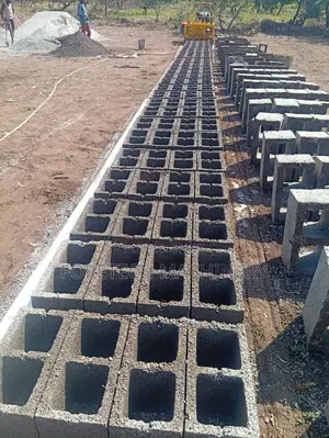 Concrete Block Molding Machine (3000 Blocks Daily)