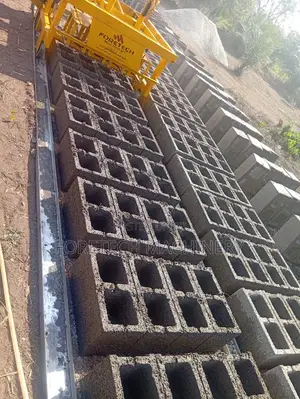 Concrete Block Molding Machine (3000 Daily)
