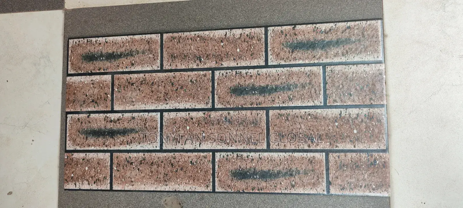 30 X60 Crack Wall