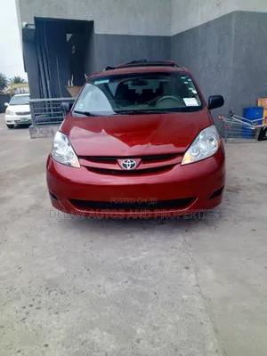 Toyota Sienna 2009 Red