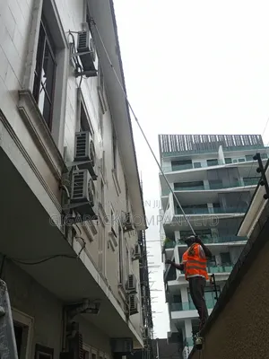 Glass Window Cleaning
