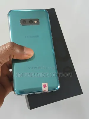 New Samsung Galaxy S10e 128 GB Blue