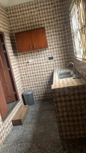 2bdrm Apartment in Chief Nnamdi, Rumukalagbo for rent