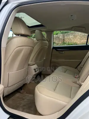 Lexus ES 350 FWD 2013 White