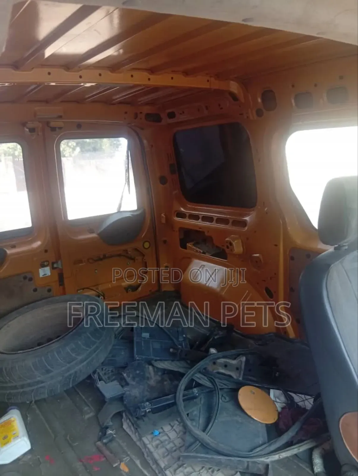 Ford Transit 2005 Orange