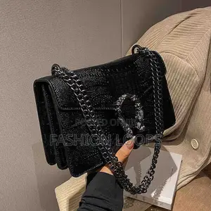 Shoulder Chain Bag. Crocodile Pattern