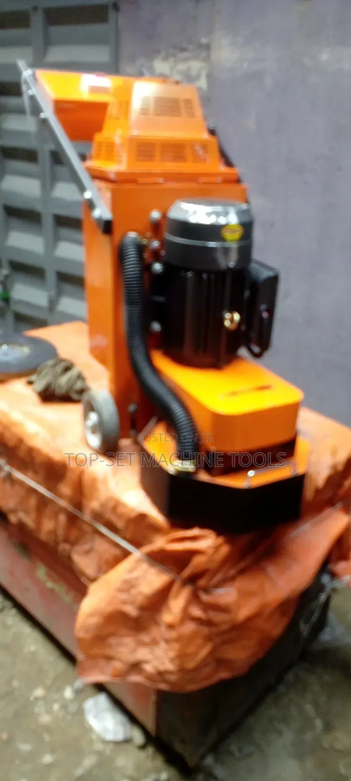 Floor Crackling Machine