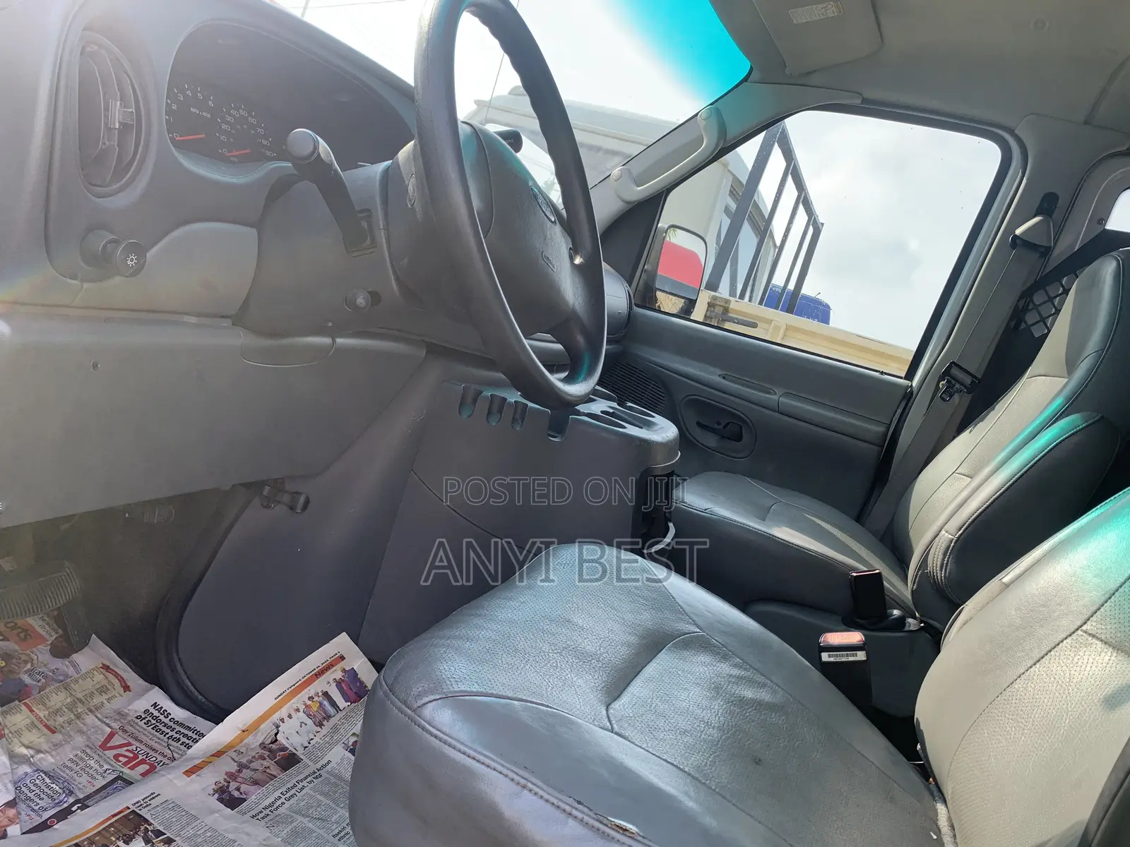 Ford E250 2004 Yellow