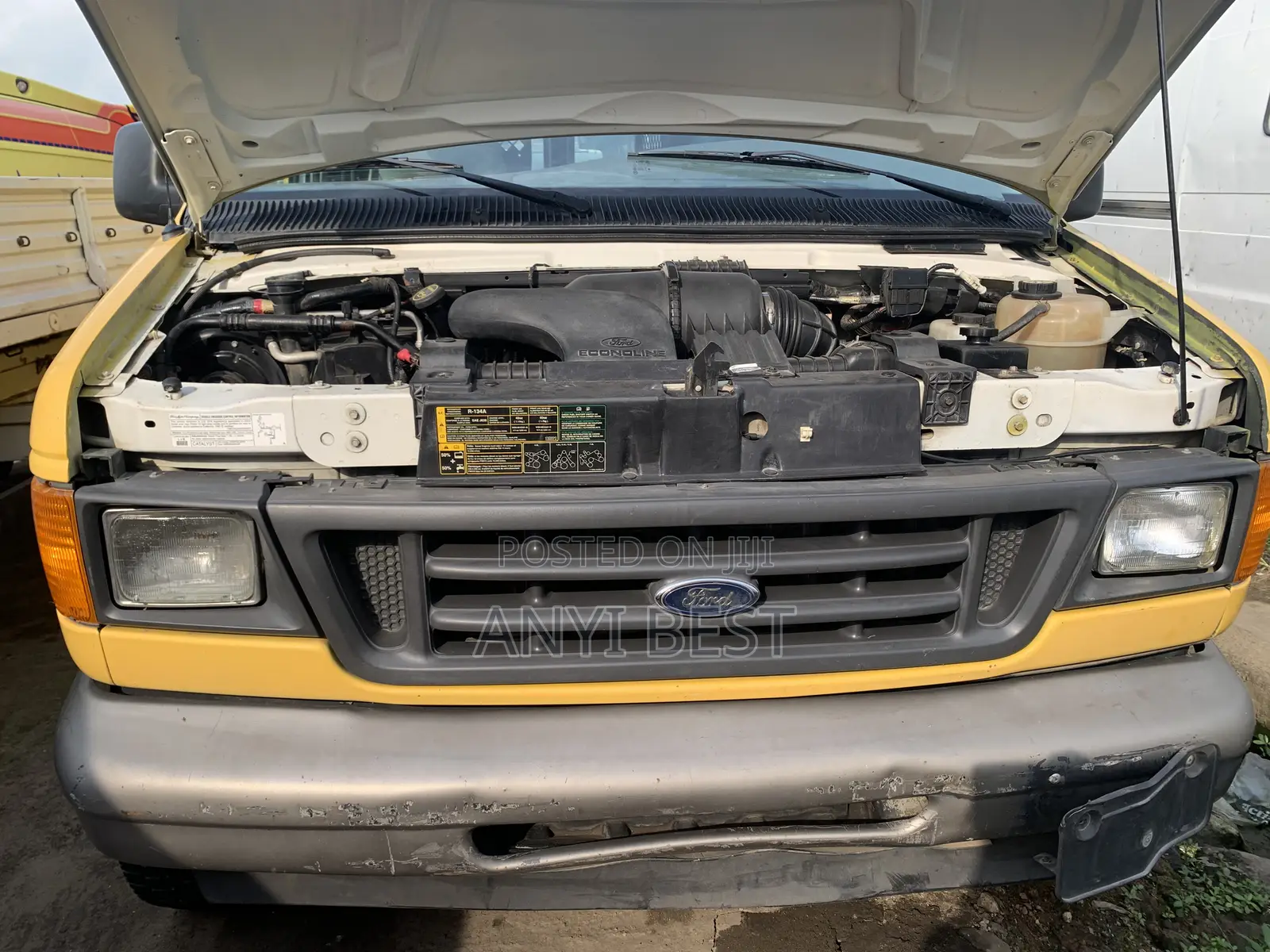Ford E250 2004 Yellow