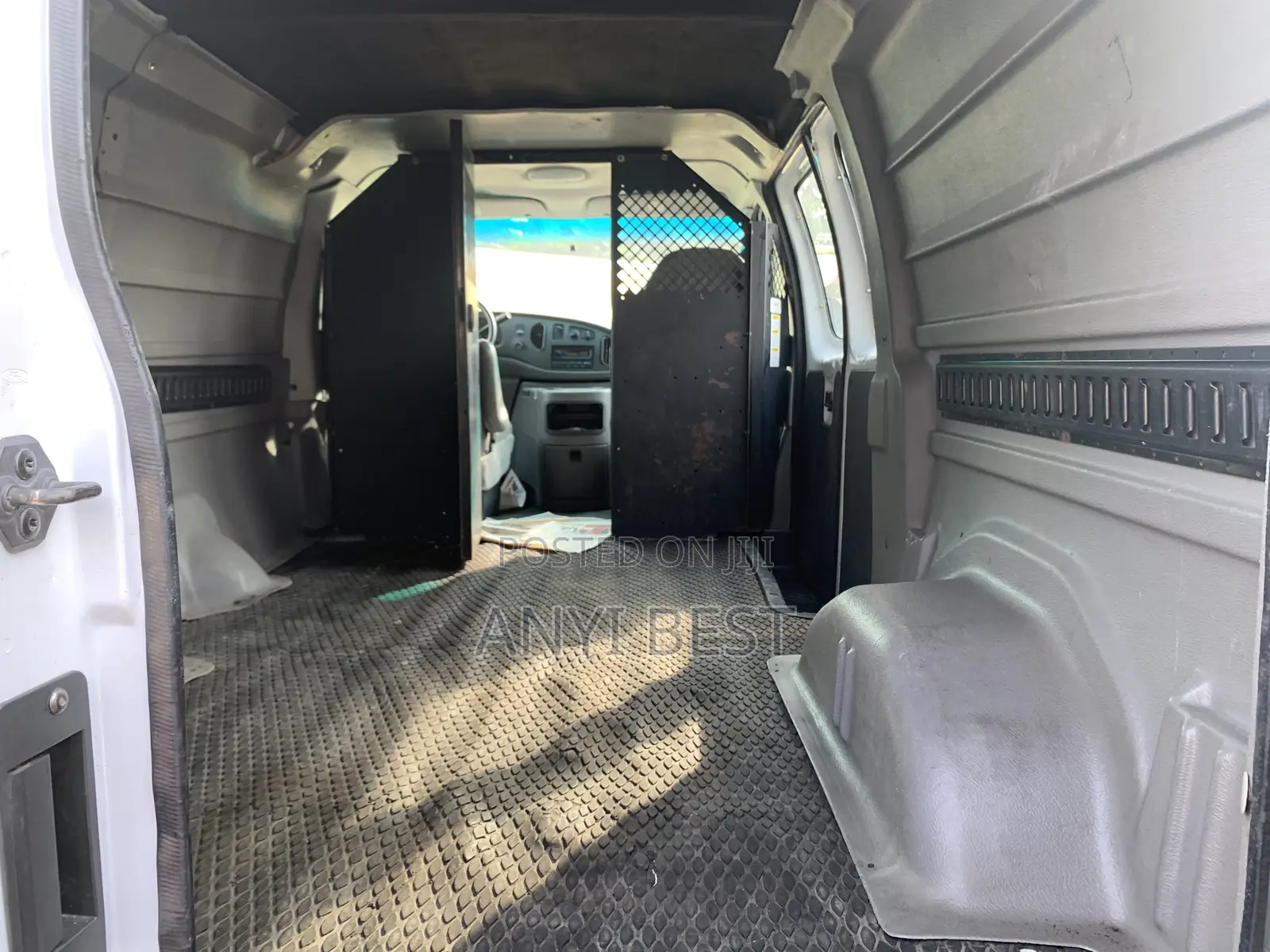 Ford E250 2004 Yellow