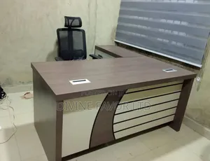 1.6 M Office Desk With Extension