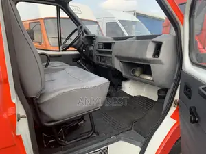 Ford Transit 2005 Red