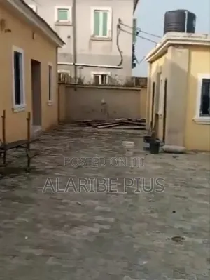2bdrm Block of Flats in Fully Detached, Lekki for sale