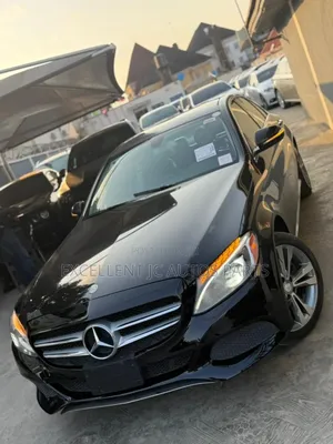 Mercedes-Benz C300 Luxury 4dr AWD 4Matic Sedan (2.0L 4cyl 7A) 2015