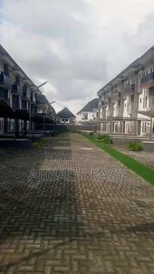 Furnished 20bdrm Townhouse/Terrace in Chevron Alternative for sale