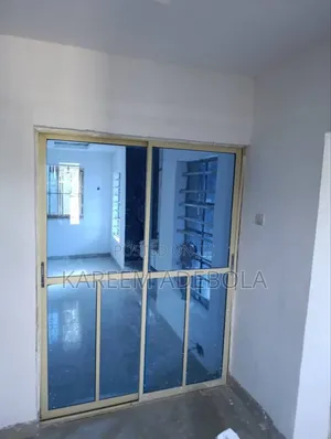 5bdrm Duplex in Adeoje Estate, Akala Express for rent